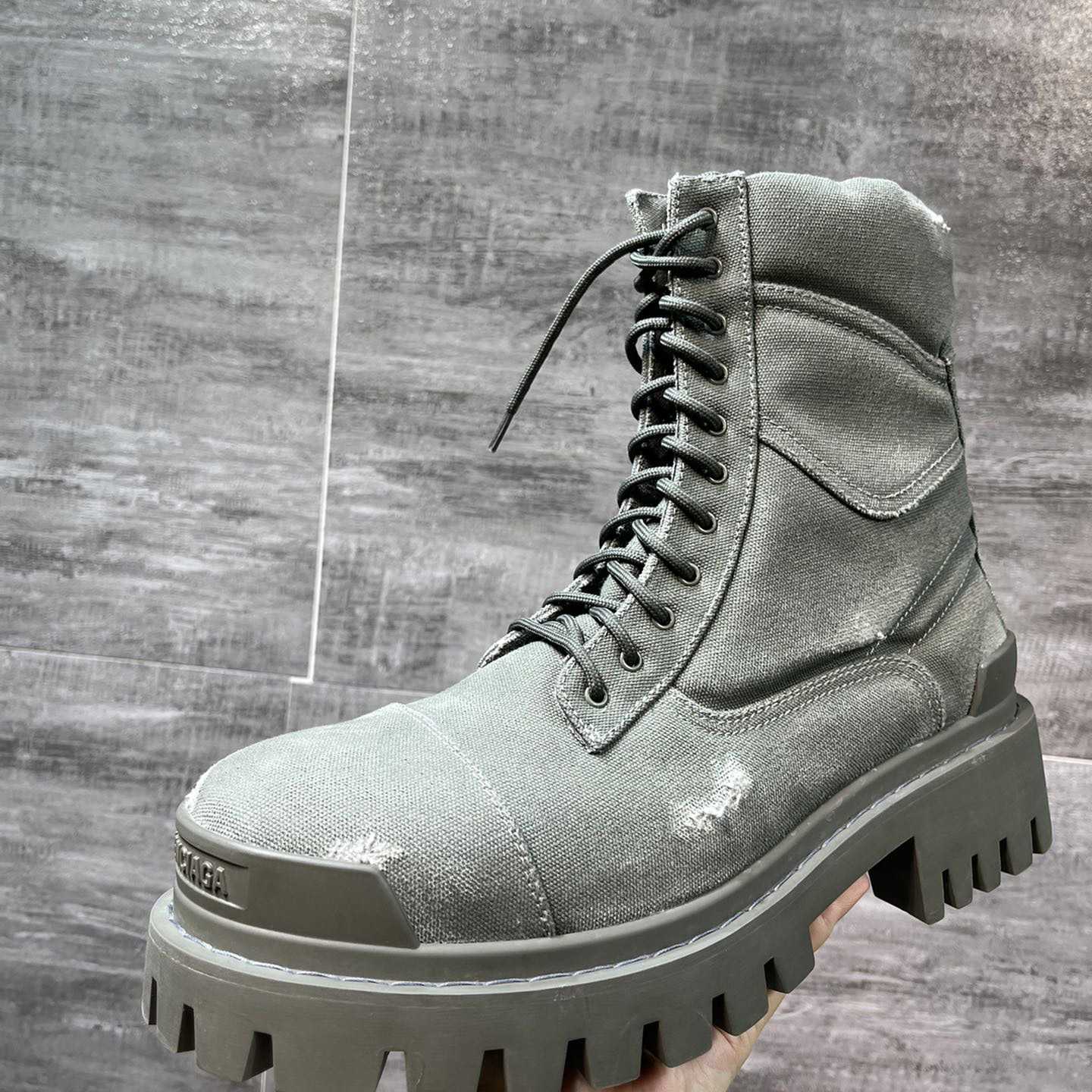 Balenciaga Men's Combat Strike 20mm Boot - PerfectKickZ