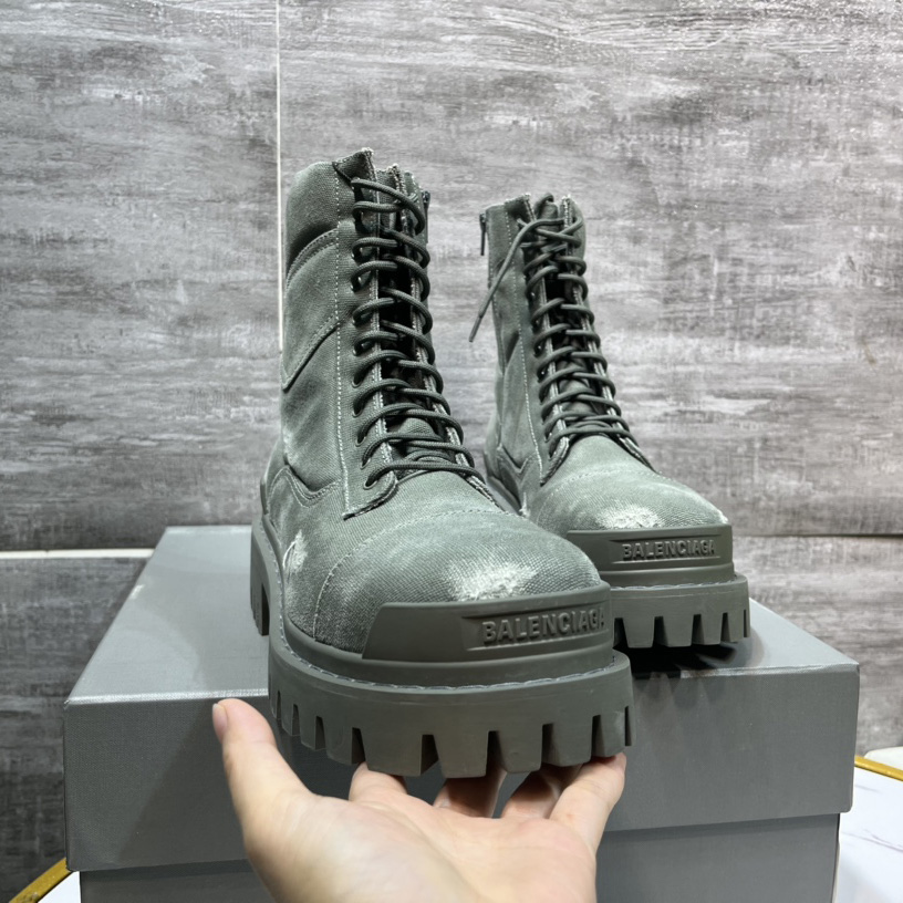 Balenciaga Men's Combat Strike 20mm Boot - PerfectKickZ