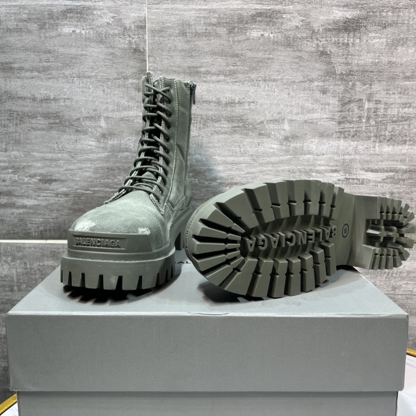 Balenciaga Men's Combat Strike 20mm Boot - PerfectKickZ