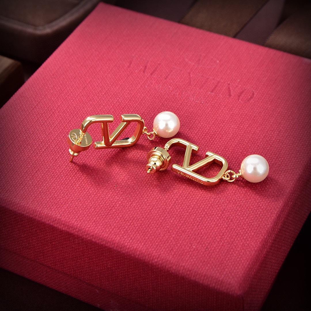 Valenti VLogo Pearl Gold Toned Earrings - PerfectKickZ