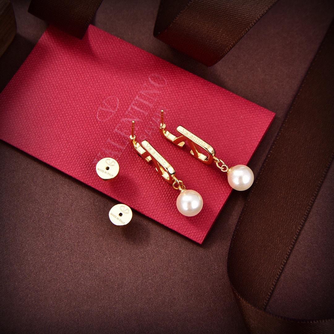 Valenti VLogo Pearl Gold Toned Earrings - PerfectKickZ