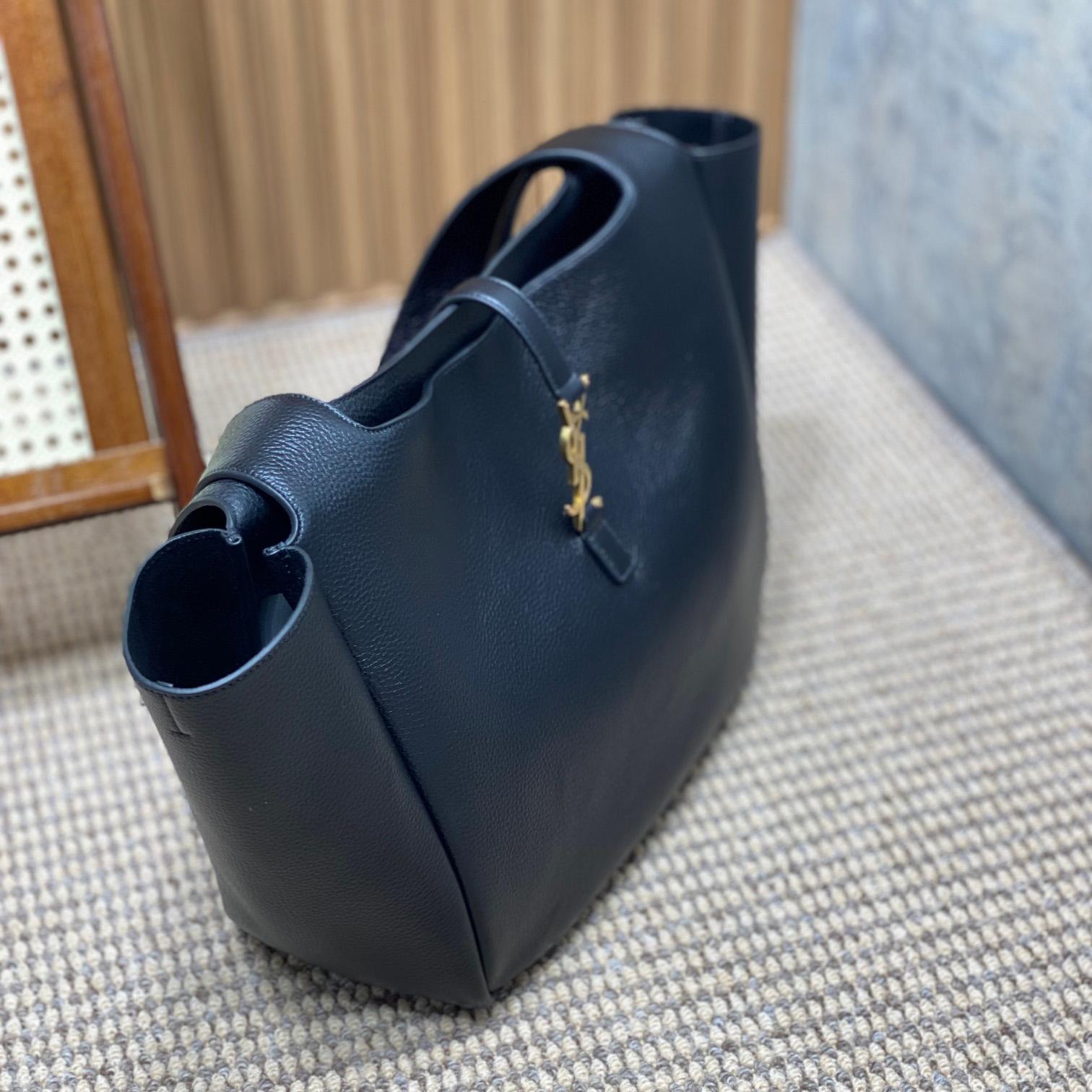 Saint Laurent Bea Tote In Grained Leather - 