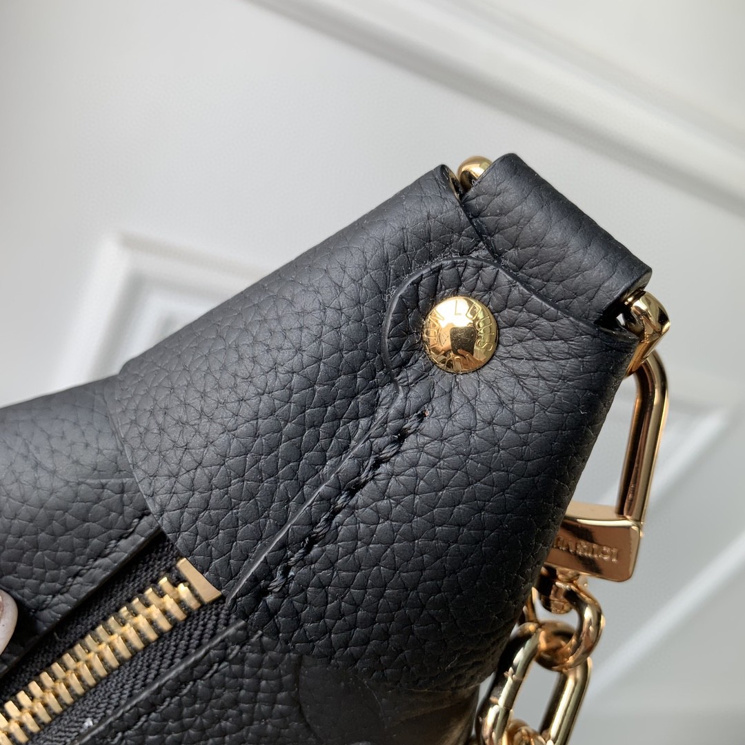 Louis Vuitton Loop Hobo  (38-26-10cm)   M46725 - PerfectKickZ