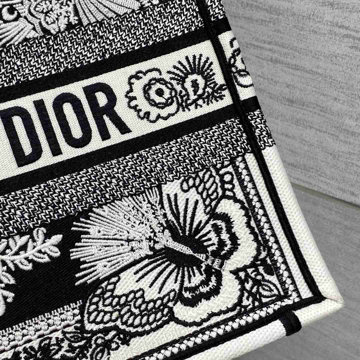 Dior Medium Dior Book Tote - PerfectKickZ