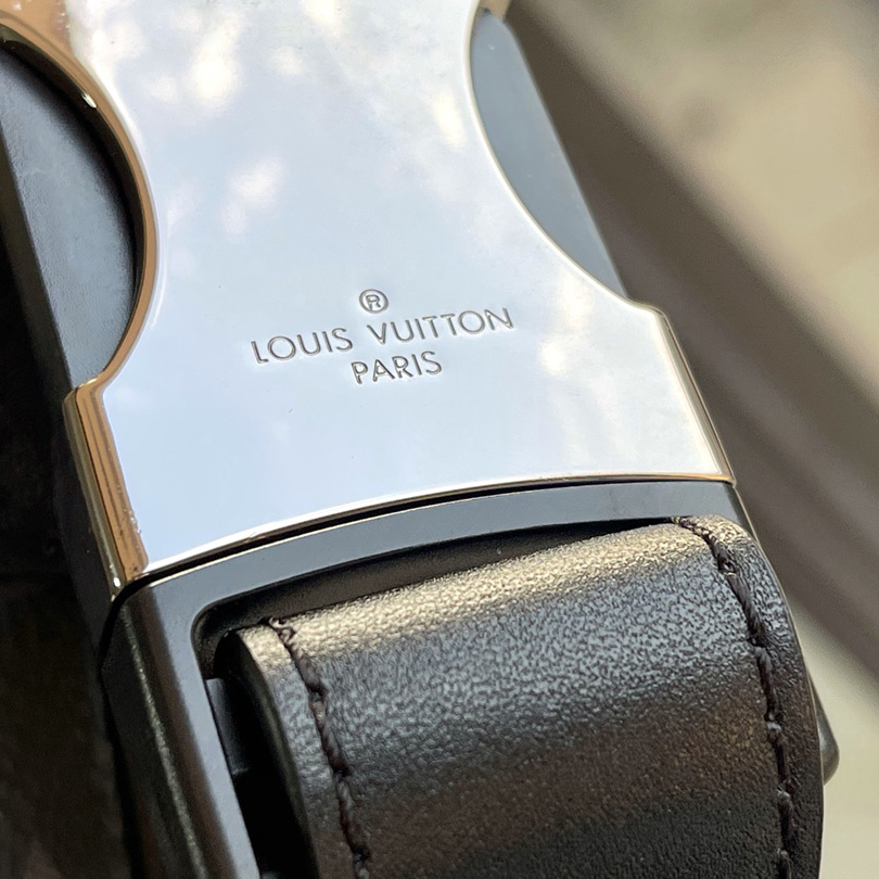 Louis Vuitton Discovery Bumbag Monogram Eclipse Black (37*30*6cm) - PerfectKickZ