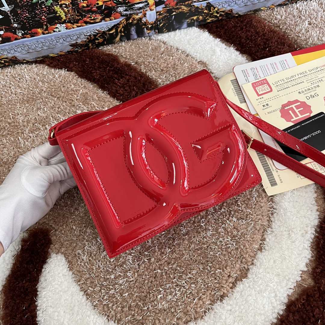 Dolce & Gabbana DG Logo Leather Crossbody Bag    (16*20*5.5cm) - PerfectKickZ