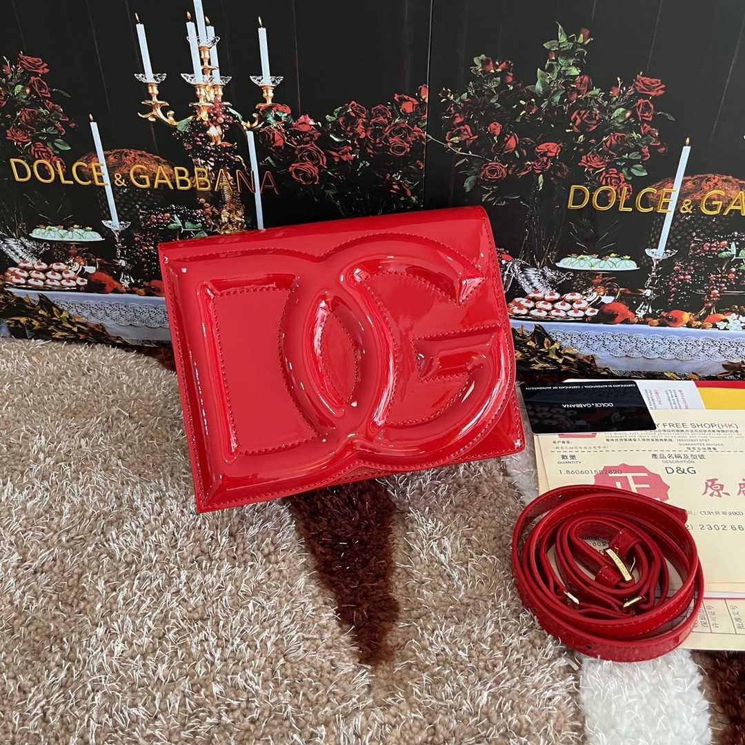 Dolce & Gabbana DG Logo Leather Crossbody Bag    (16*20*5.5cm) - PerfectKickZ