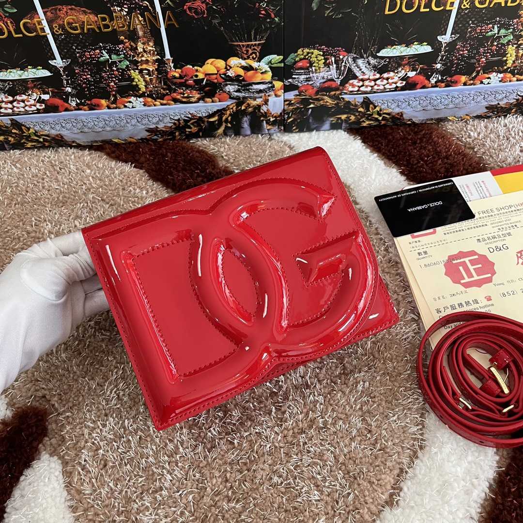 Dolce & Gabbana DG Logo Leather Crossbody Bag    (16*20*5.5cm) - PerfectKickZ