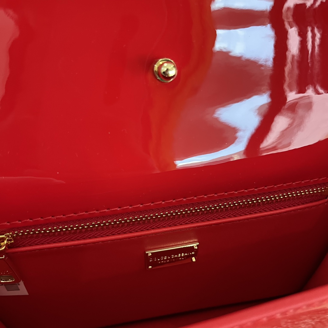 Dolce & Gabbana DG Logo Leather Crossbody Bag    (16*20*5.5cm) - PerfectKickZ