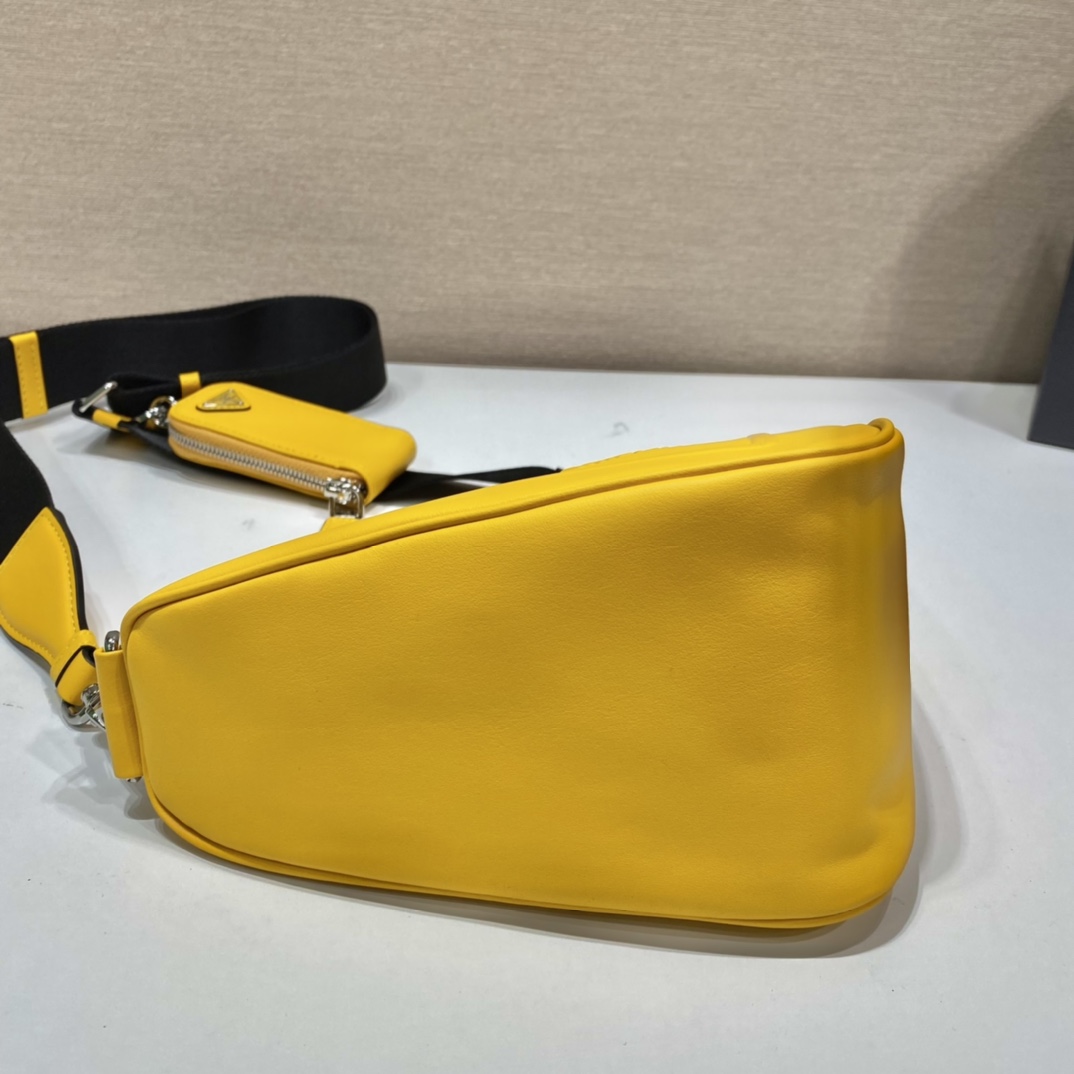 Prada Triangle Bag (26-14-12cm) - PerfectKickZ