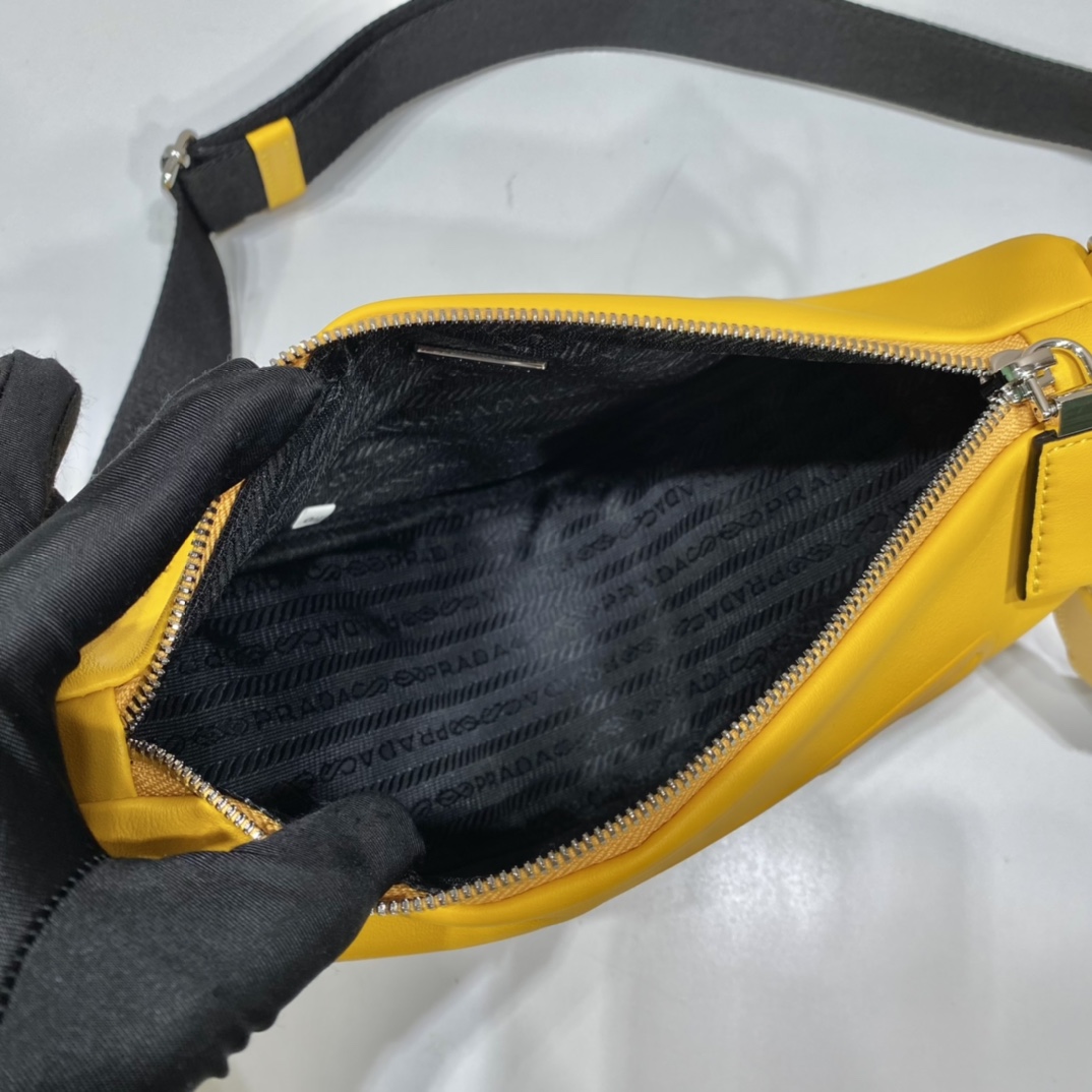 Prada Triangle Bag (26-14-12cm) - PerfectKickZ