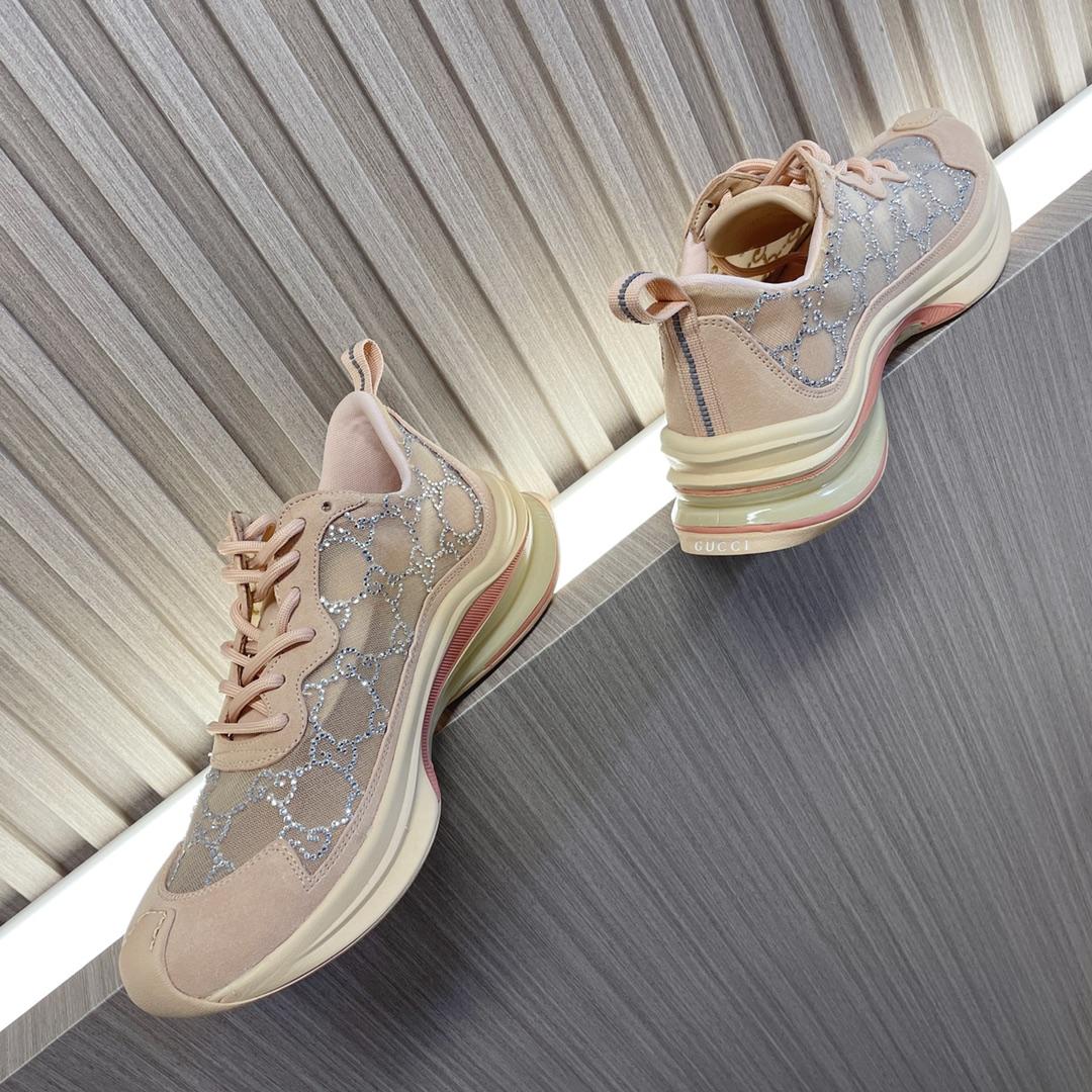 Gucci Women's Run Sneaker - 