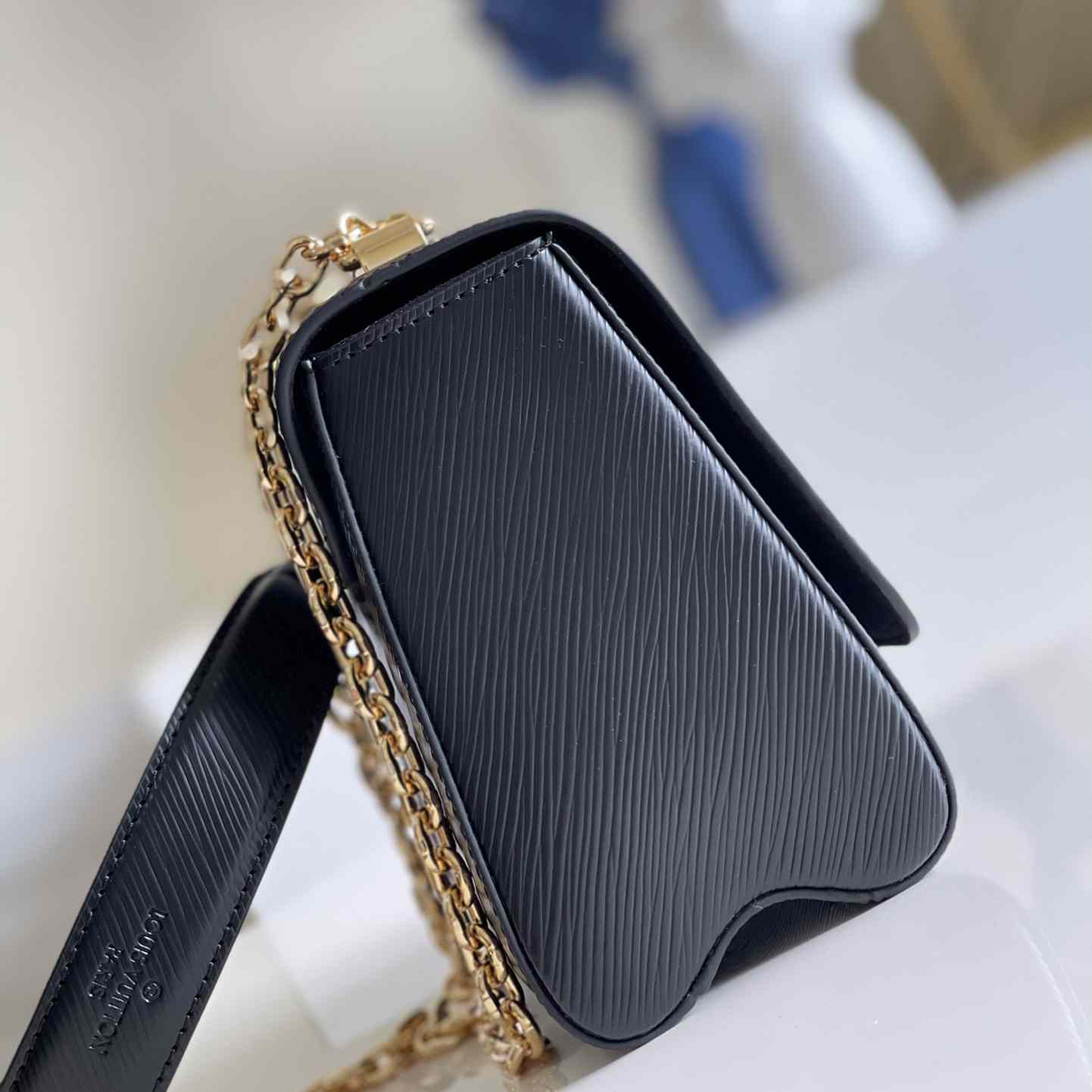 Louis Vuitton Twist MM    M21772  M50282 - 