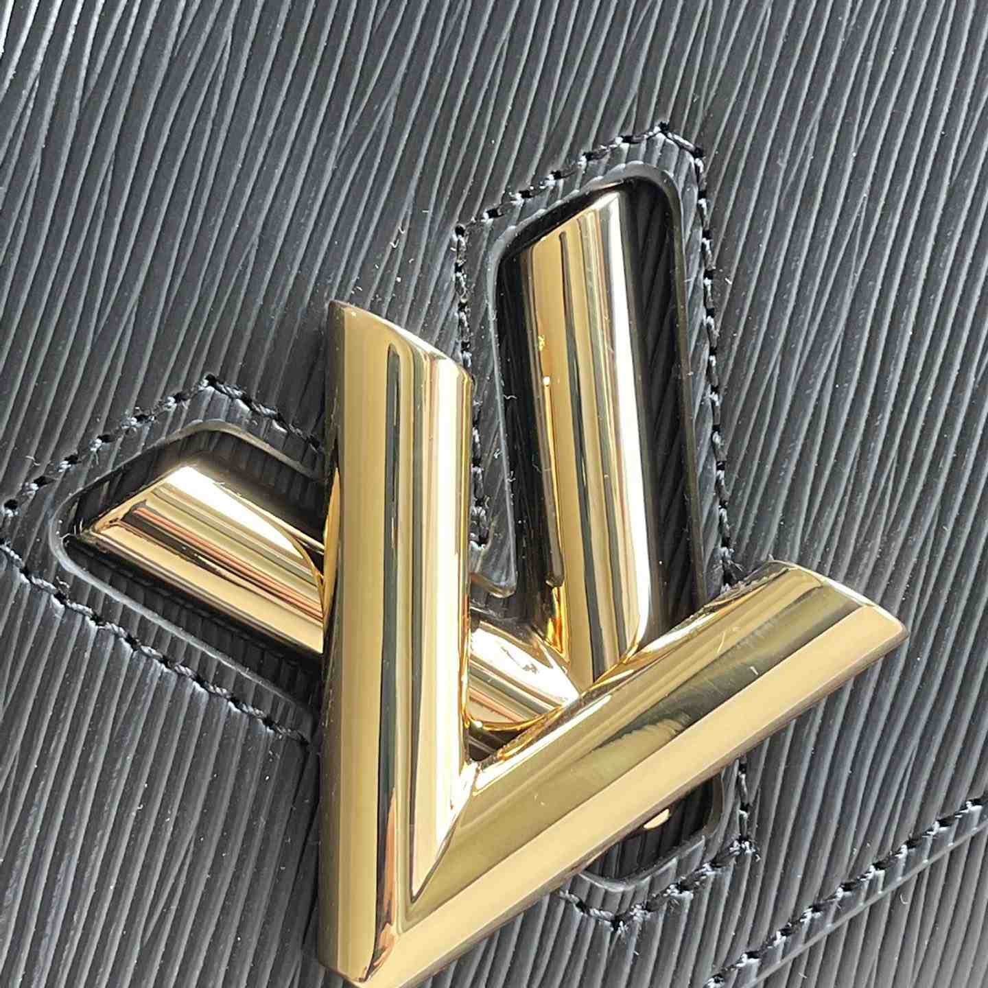 Louis Vuitton Twist MM    M21772  M50282 - 