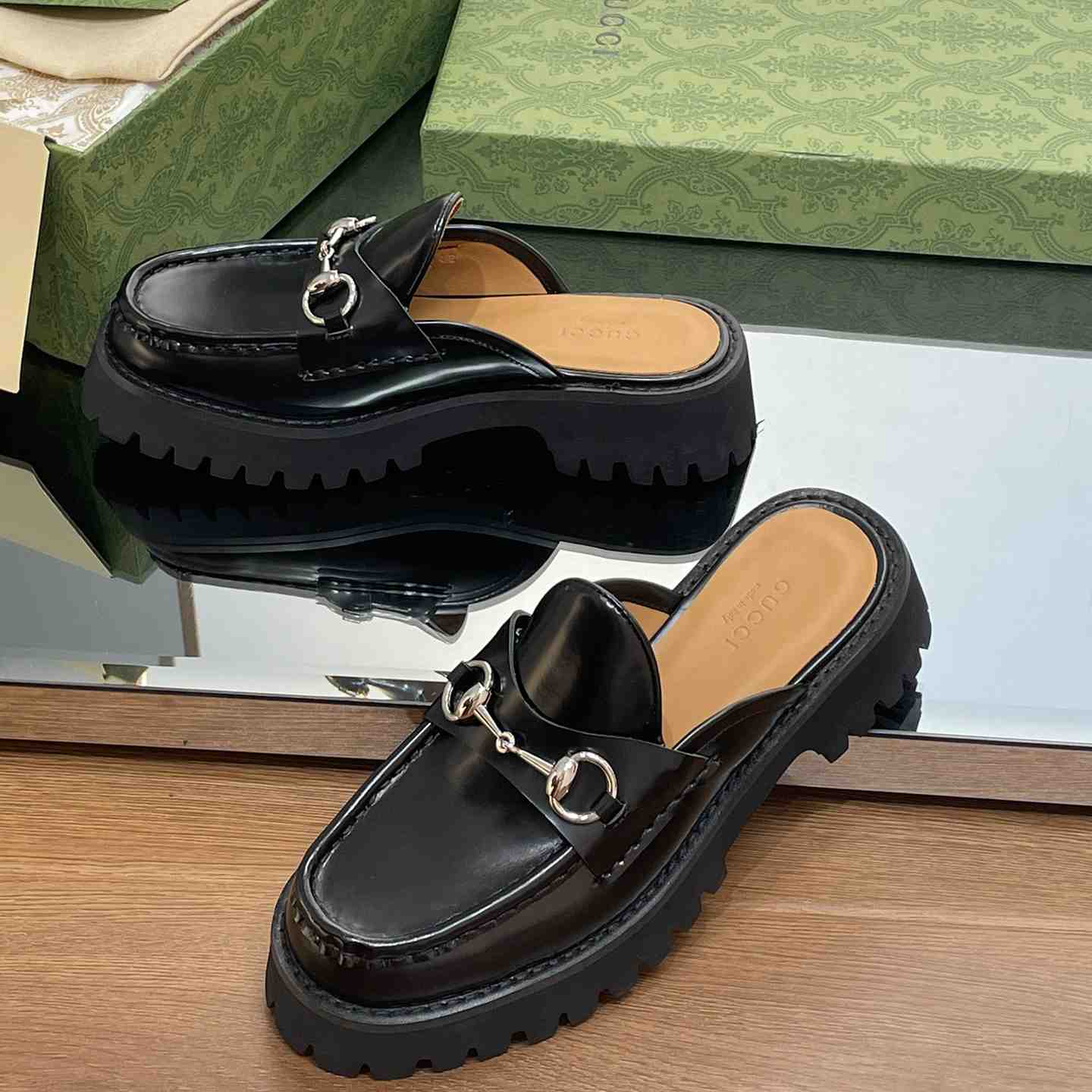 Gucci Women's Mule With Horsebit - PerfectKickZ
