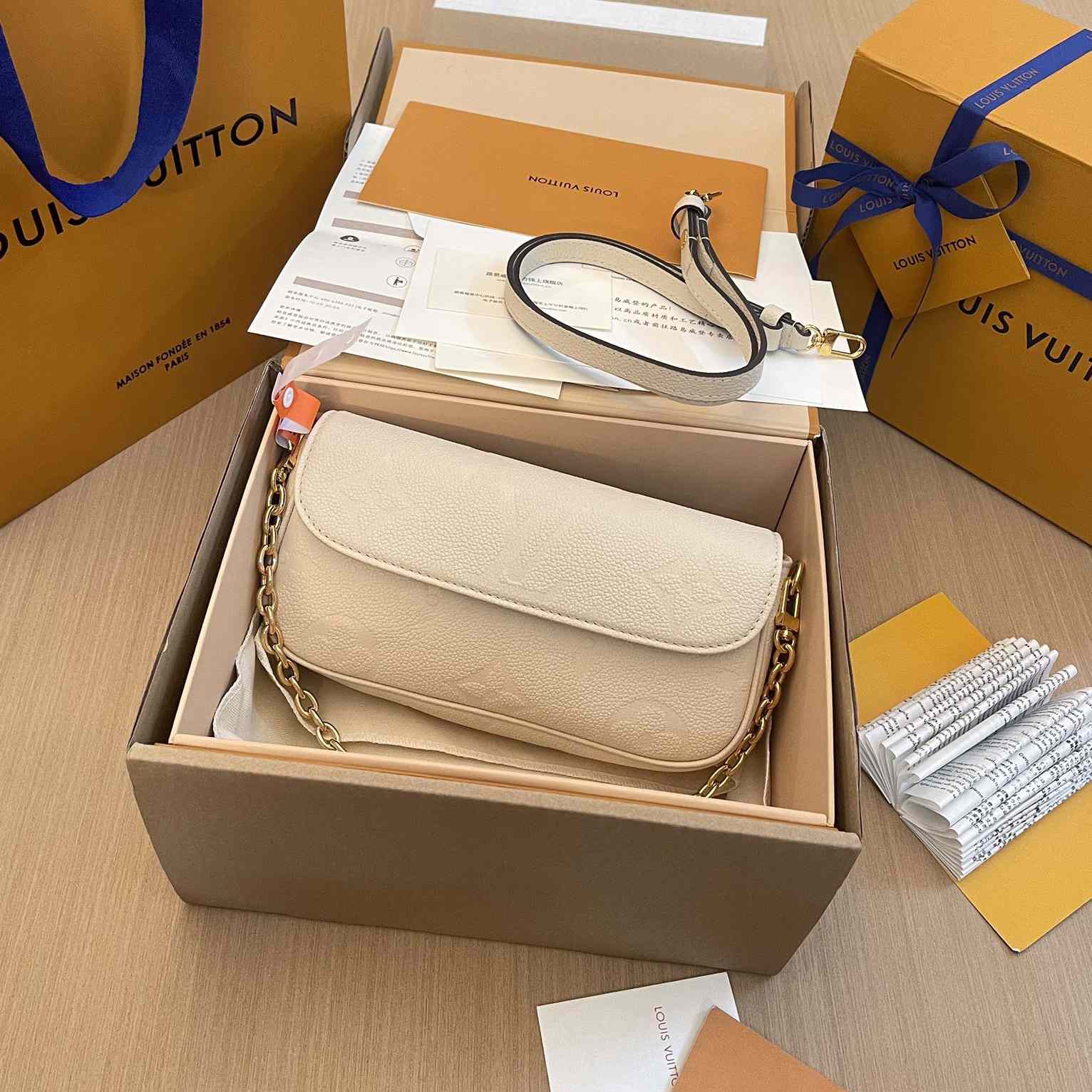 Louis Vuitton Wallet On Chain Ivy (23.5x12x4.3cm)  M82210 - PerfectKickZ