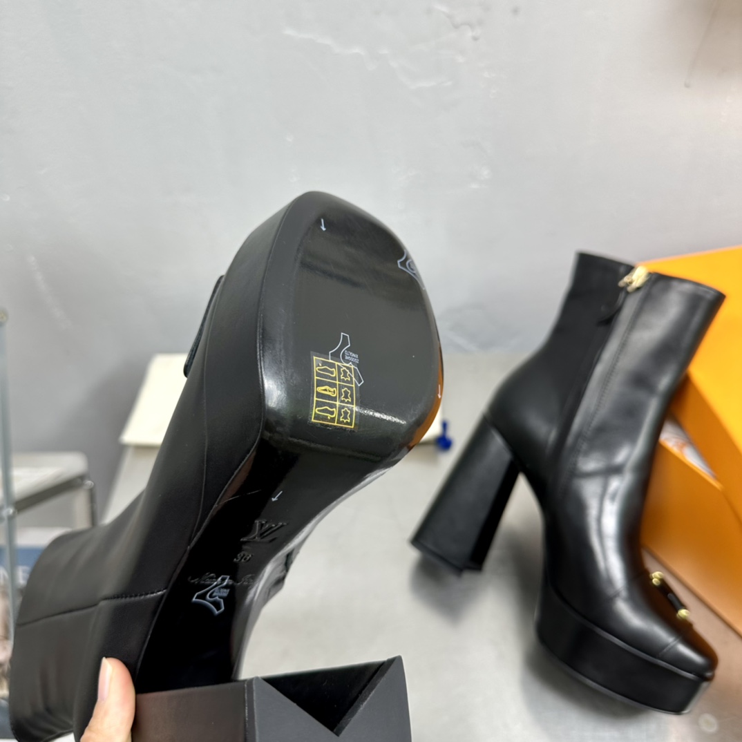 Louis Vuitton Shake Ankle Boot - PerfectKickZ