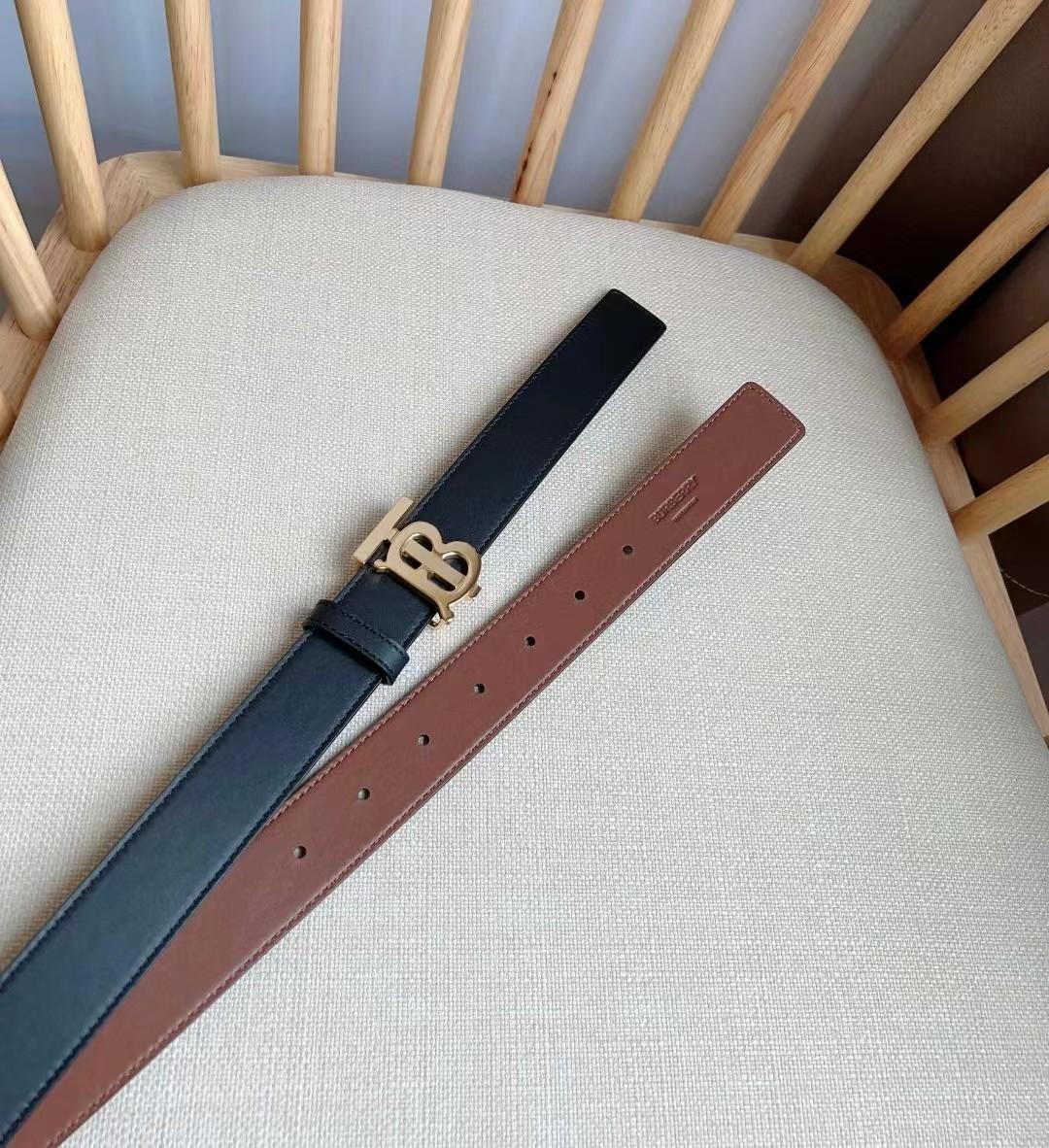 Burberry Men's Leather Reversible TB Belt - PerfectKickZ