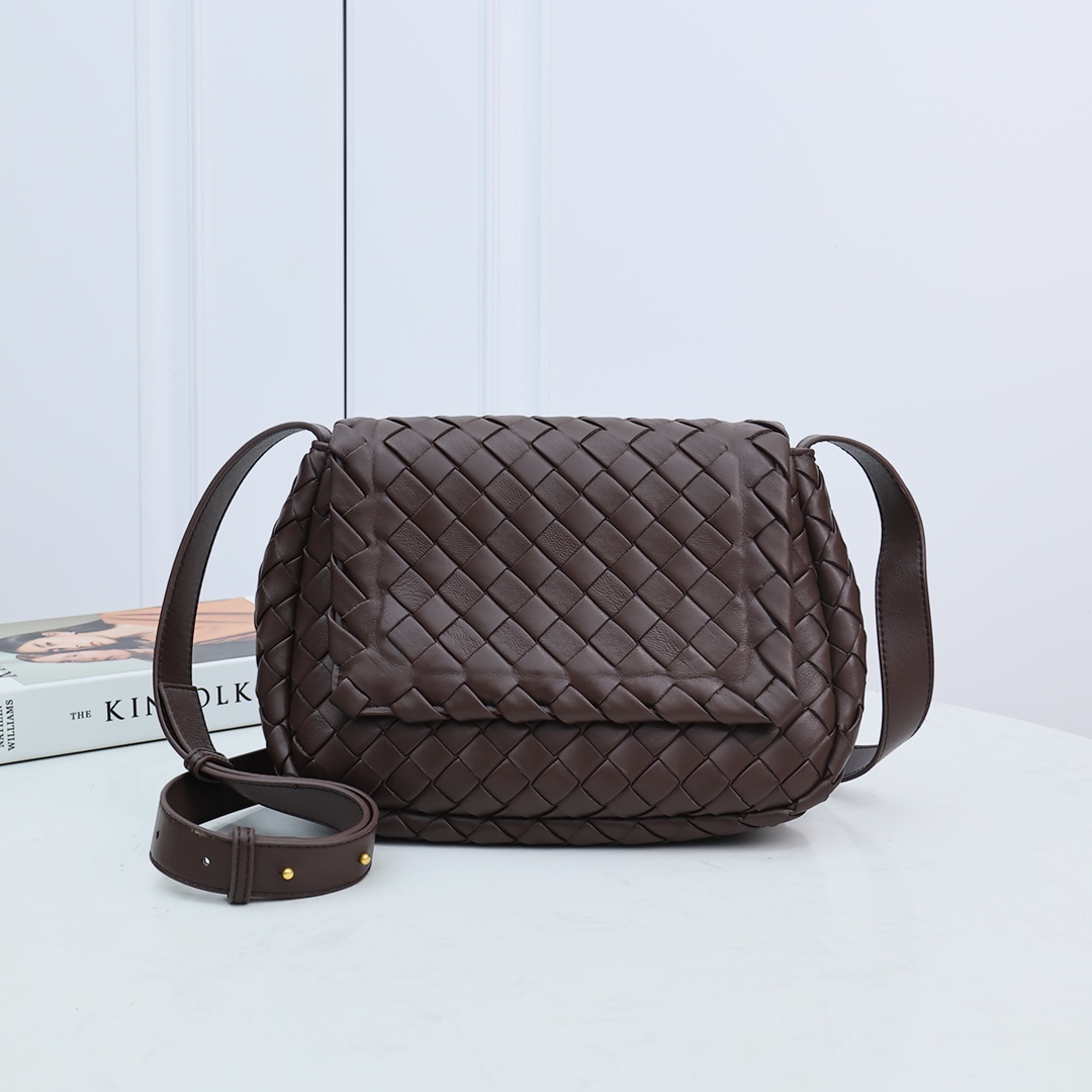 Bottega Veneta Small Cobble Messenger - PerfectKickZ