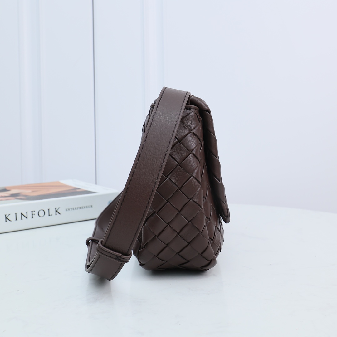 Bottega Veneta Small Cobble Messenger - PerfectKickZ