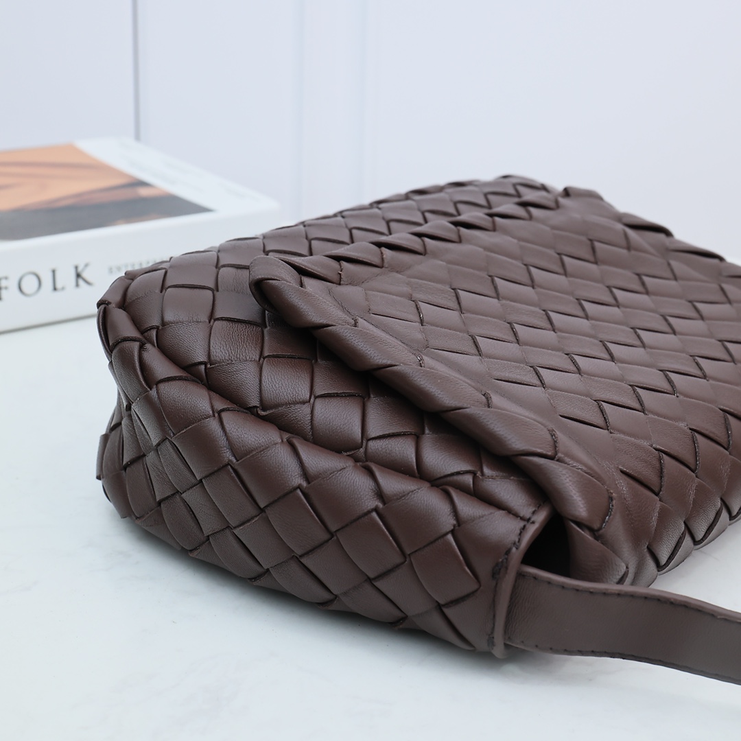 Bottega Veneta Small Cobble Messenger - PerfectKickZ
