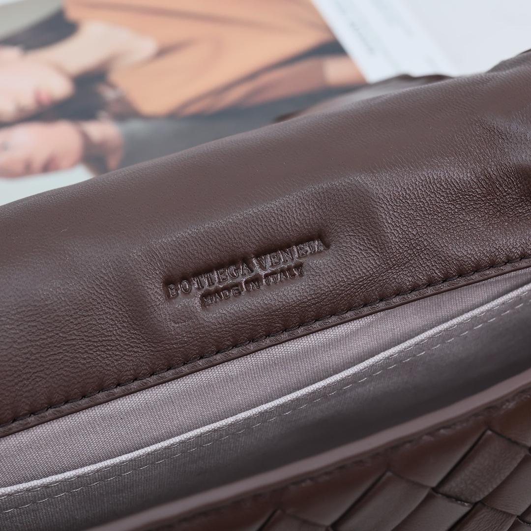 Bottega Veneta Small Cobble Messenger - PerfectKickZ