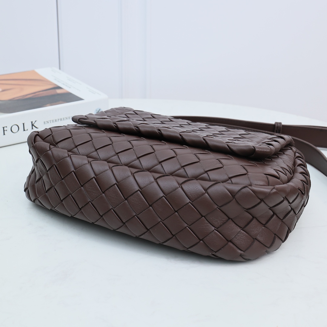 Bottega Veneta Small Cobble Messenger - PerfectKickZ