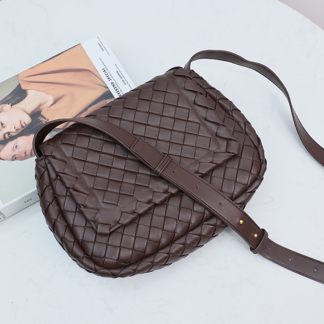 Bottega Veneta Small Cobble Messenger - PerfectKickZ
