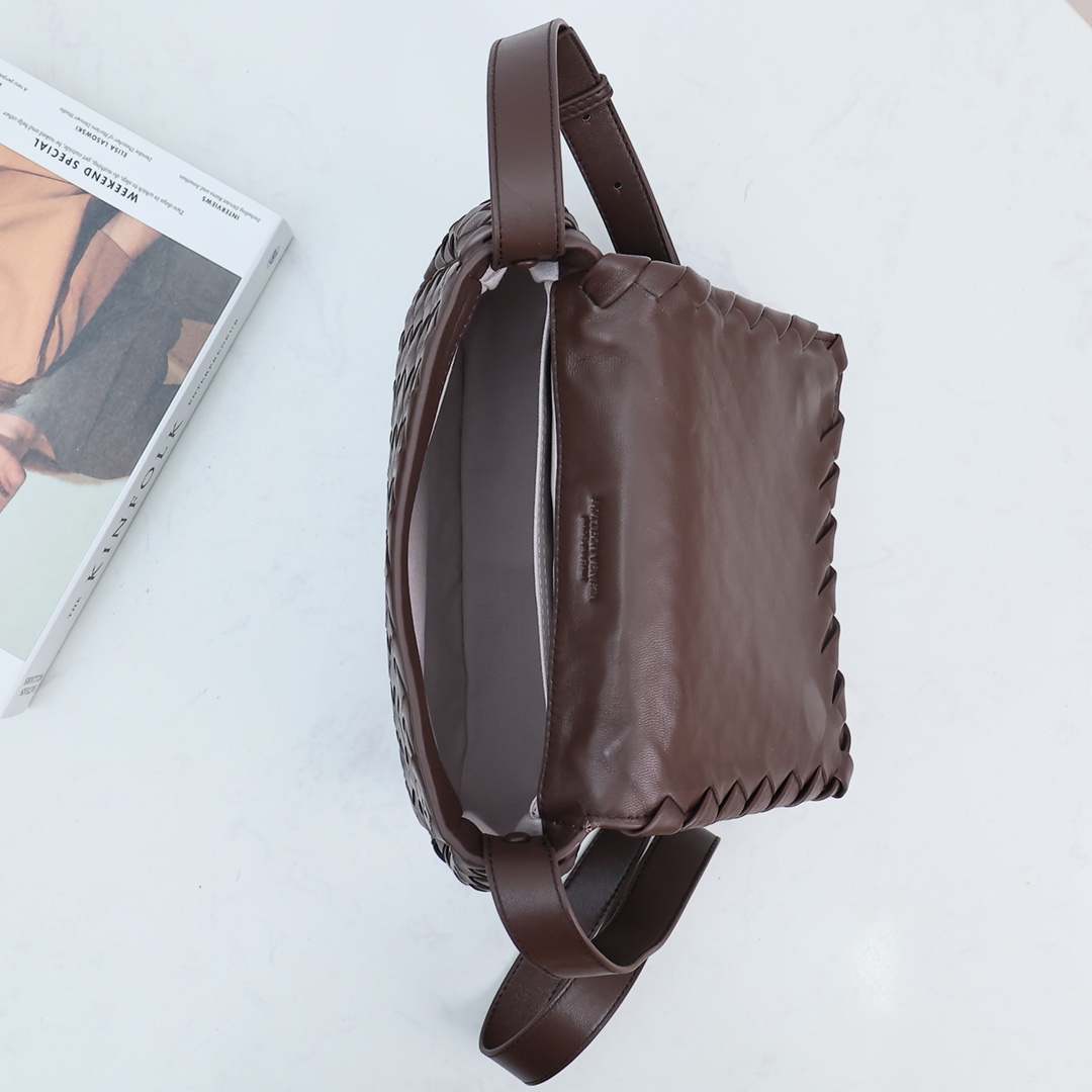 Bottega Veneta Small Cobble Messenger - PerfectKickZ