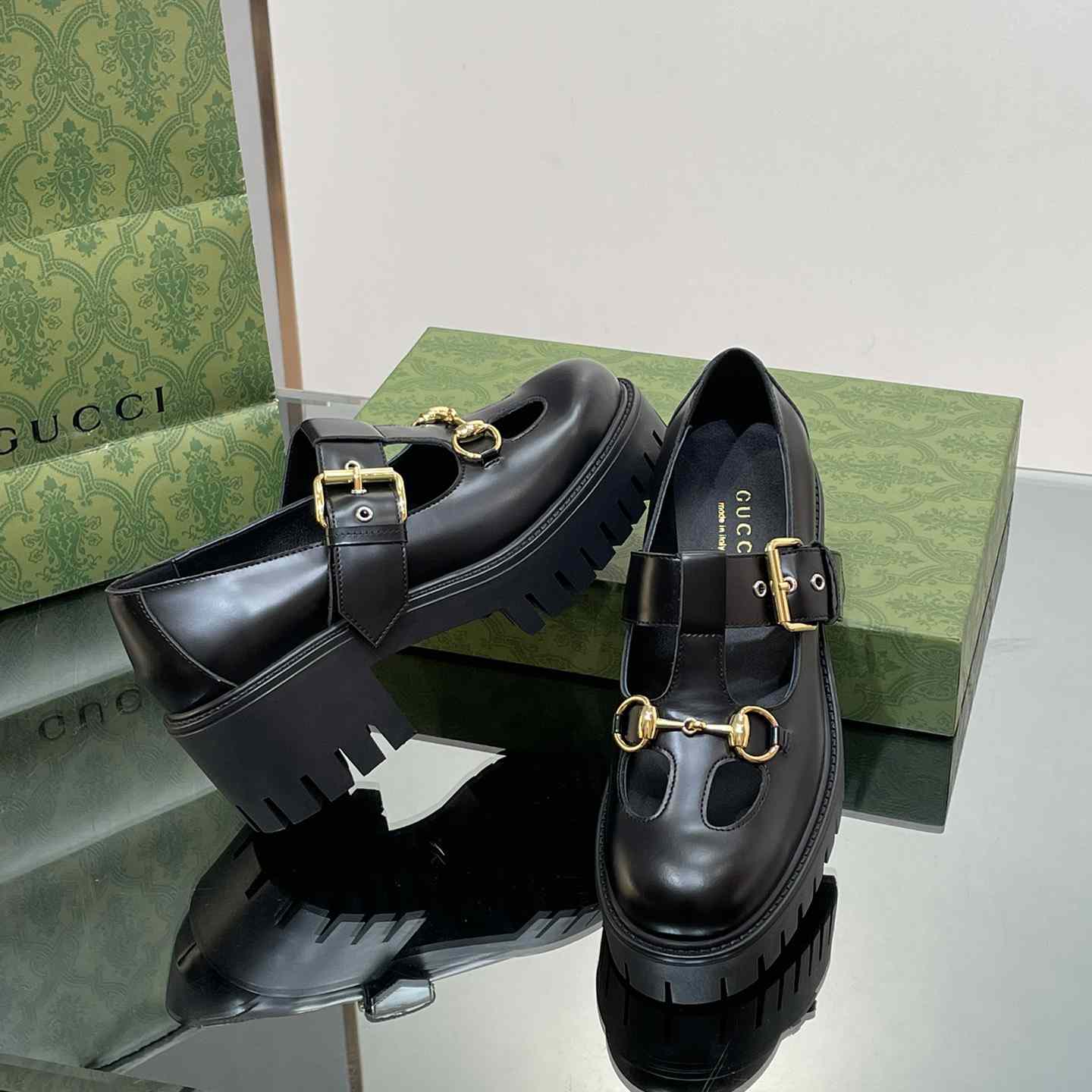 Gucci Women's Loafer With Horsebit - PerfectKickZ