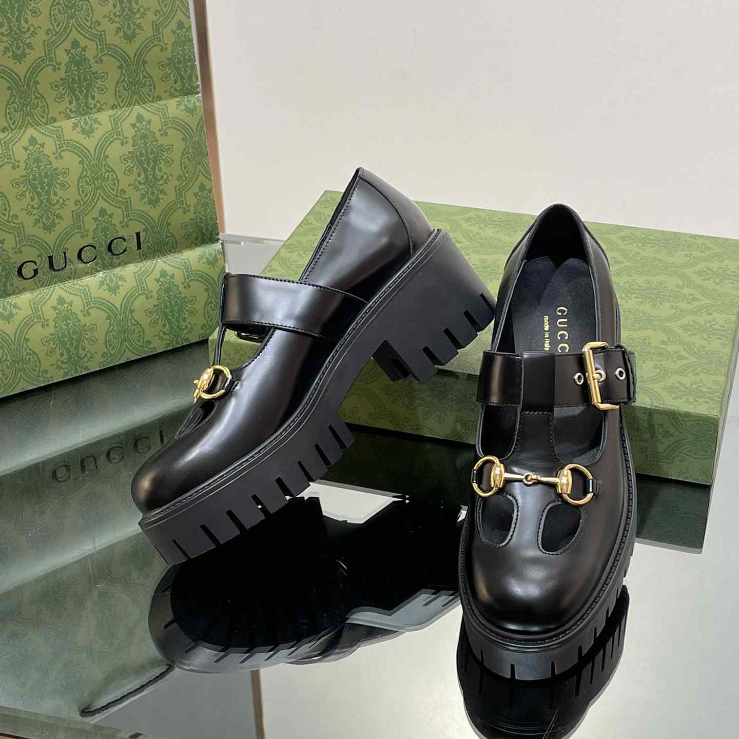 Gucci Women's Loafer With Horsebit - PerfectKickZ