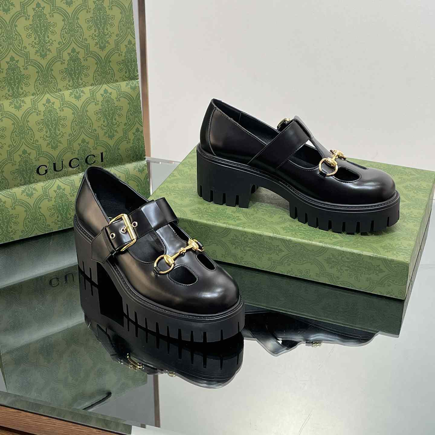 Gucci Women's Loafer With Horsebit - PerfectKickZ