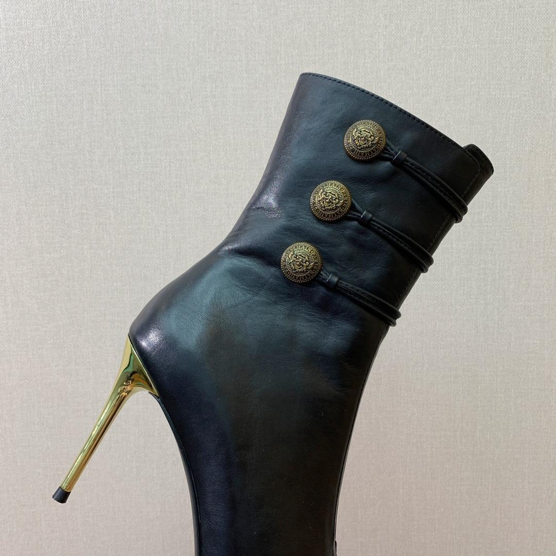 Balmain Alma Leather Ankle Boots - PerfectKickZ