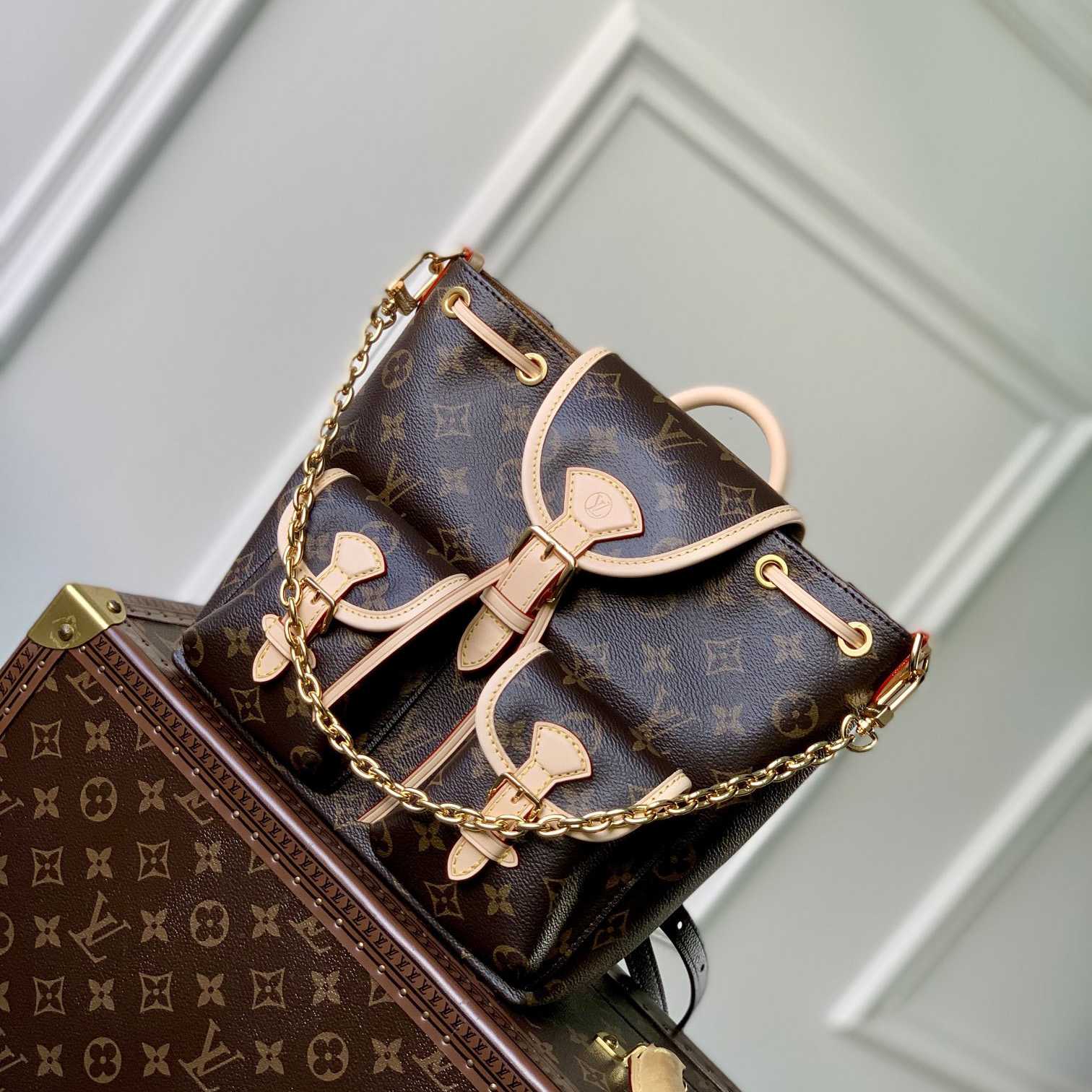 Louis Vuitton Excursion PM  (21-23-10cm)   M46932 - PerfectKickZ