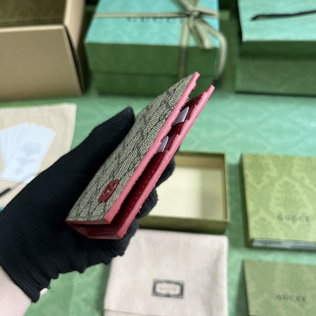 Gucci Wallet With GG Detail - PerfectKickZ
