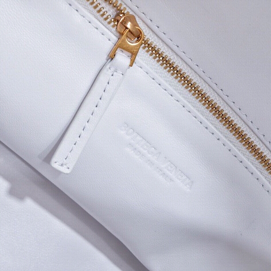 Bottega Veneta Large Hop - PerfectKickZ