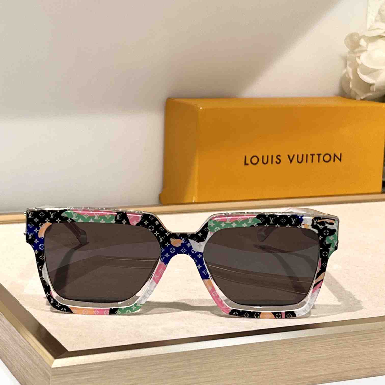 Louis Vuitton 1.1 Millionaires Square Sunglasses  LV96006 - PerfectKickZ