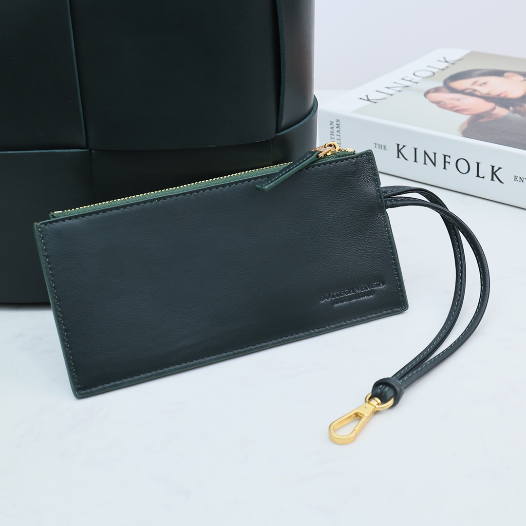 Bottega Veneta Small Arco Tote Bag - PerfectKickZ