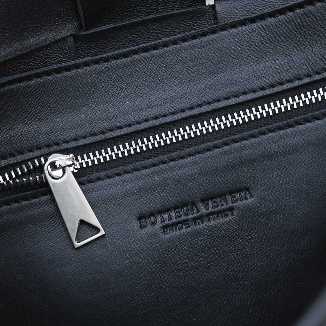 Bottega Veneta Cassette With Versatile Strap - PerfectKickZ