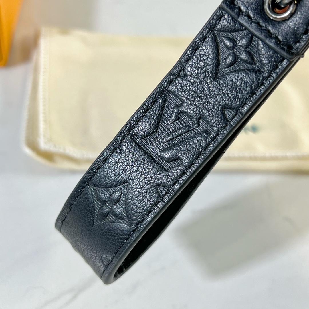 Louis Vuitton LV Shadow Dragonne Key Holder And Bag Charm - PerfectKickZ