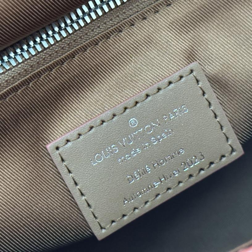 Louis Vuitton Montsouris Messenger   M23097 - PerfectKickZ