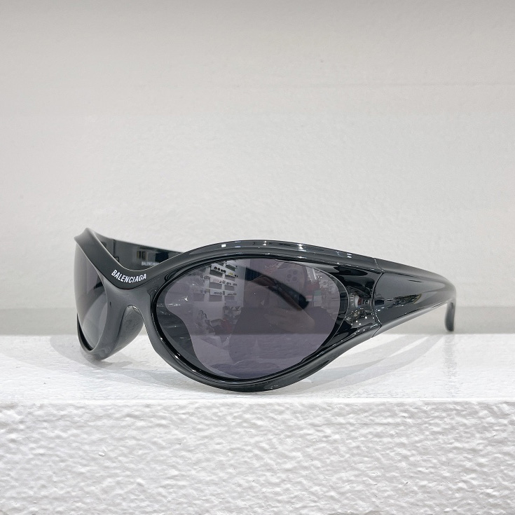 Balenciaga Dynamo Round Sunglasses - PerfectKickZ