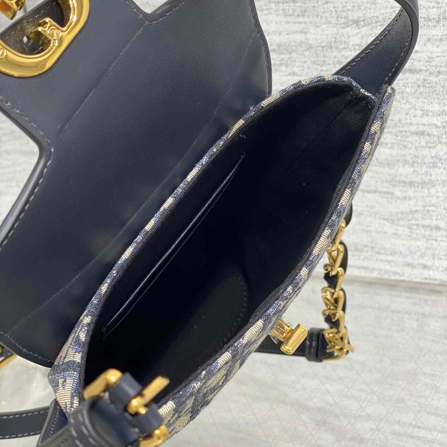 Dior 30 Montaigne Dior Amber Mini Bucket Bag - PerfectKickZ