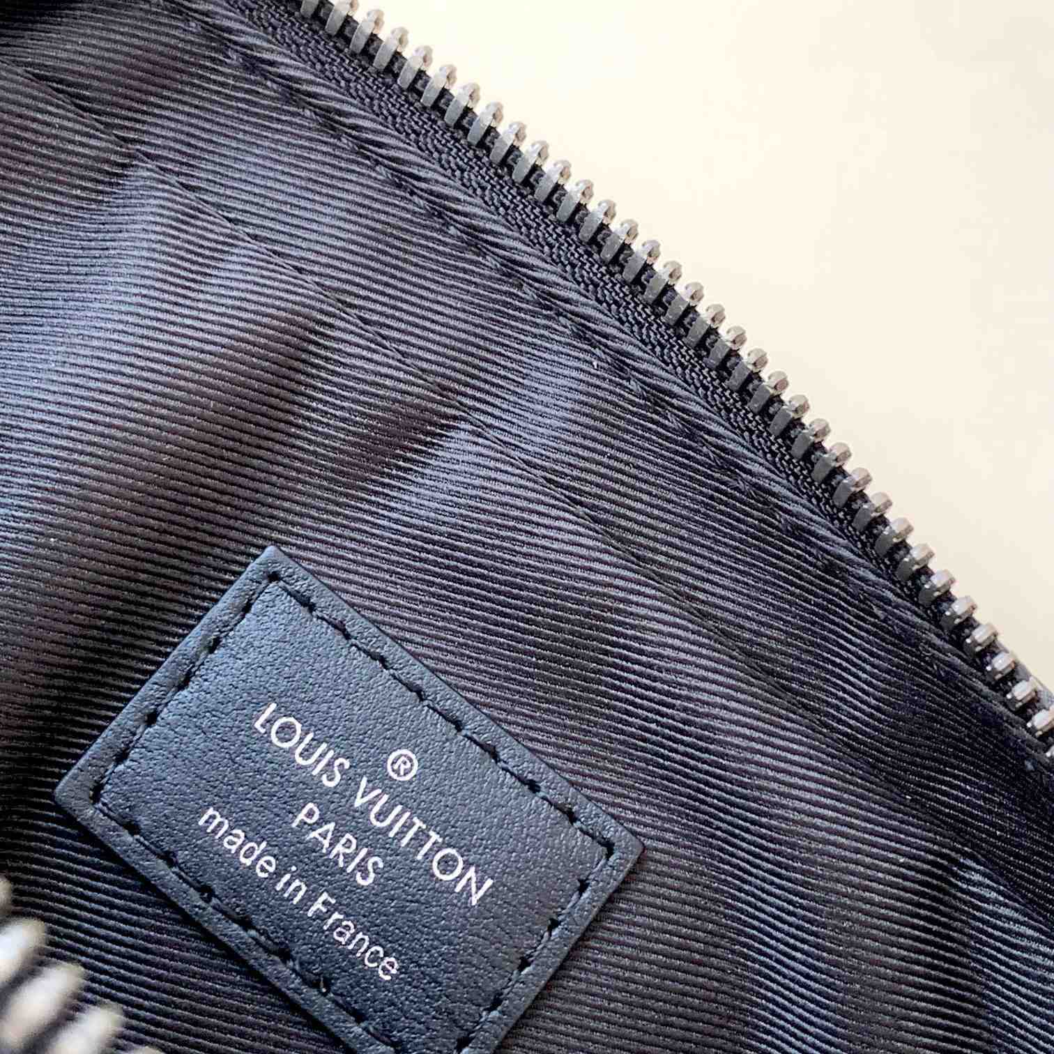 Louis Vuitton Nano Porte Documents Voyage   M82770 - PerfectKickZ