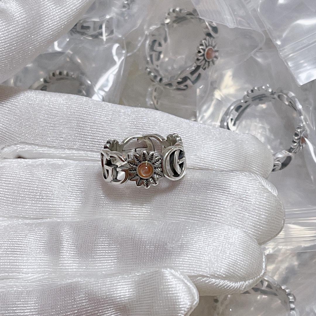 Gucci Double G Mother Of Pearl Ring - PerfectKickZ
