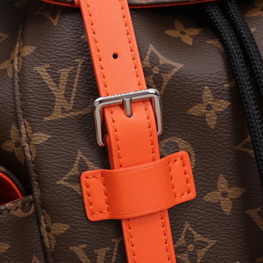Louis Vuitton Christopher MM    M46814 - 