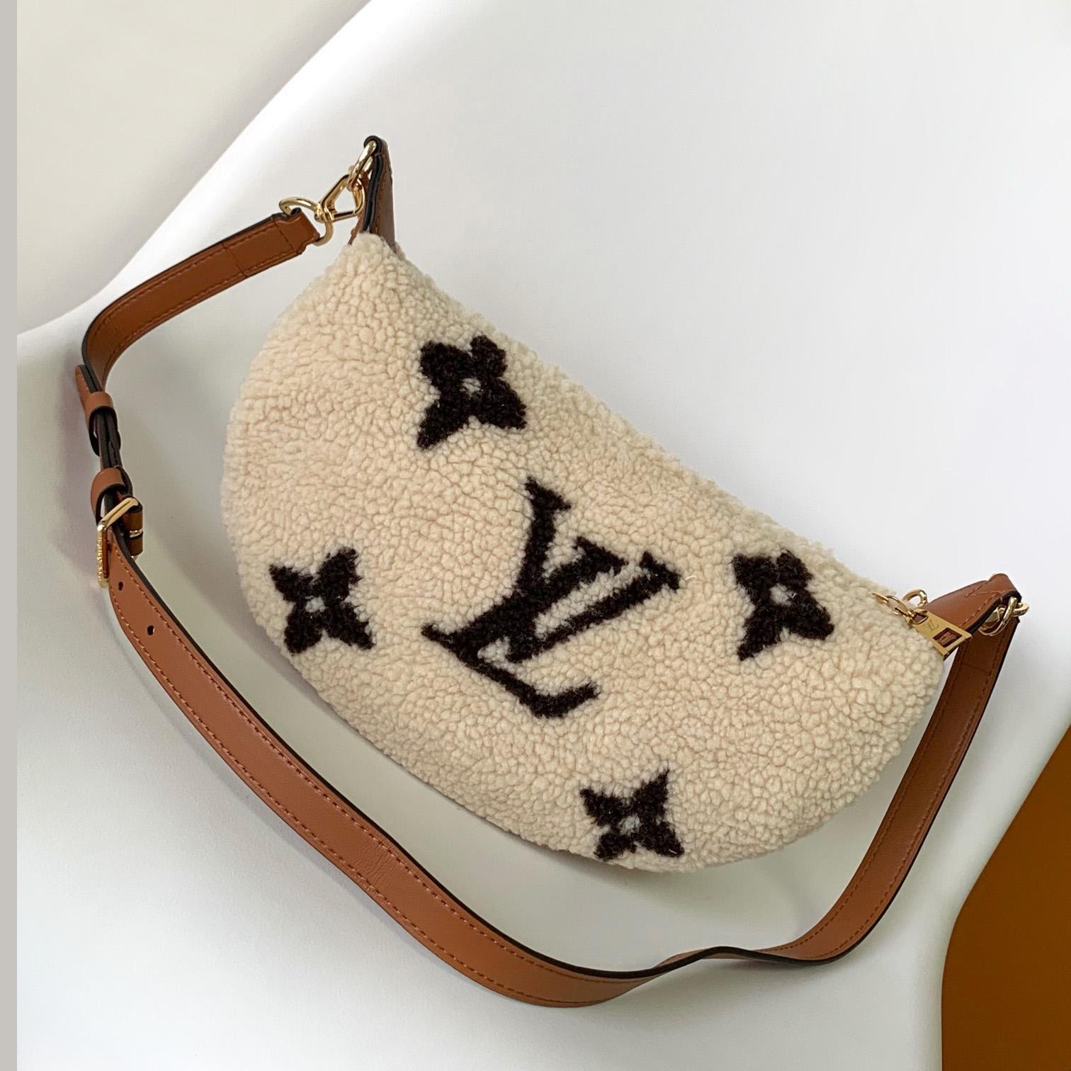 Louis Vuitton Over The Moon   M23321 - PerfectKickZ