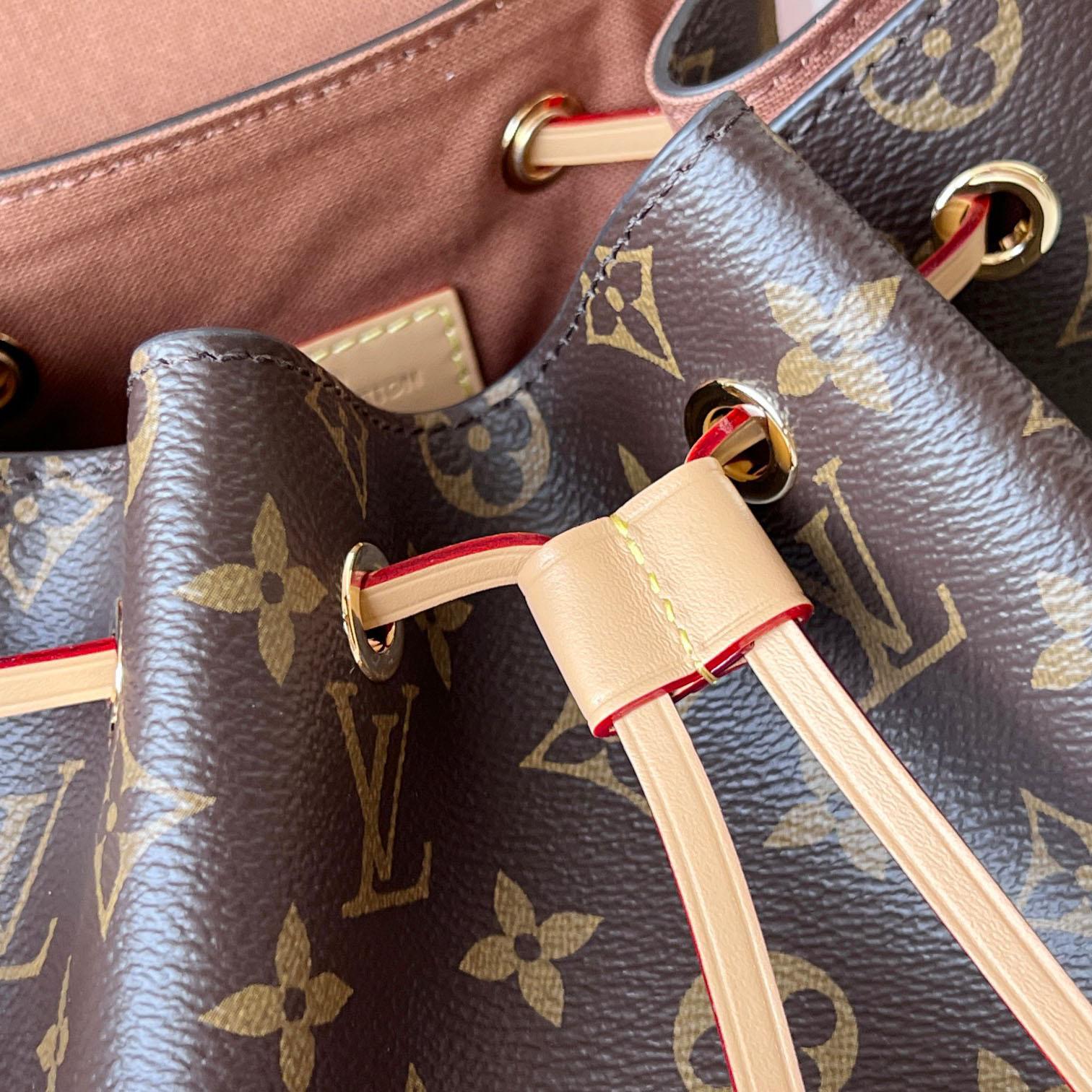 Louis Vuitton Backpacks  (27.5 x 33 x 14cm) m45515 - 