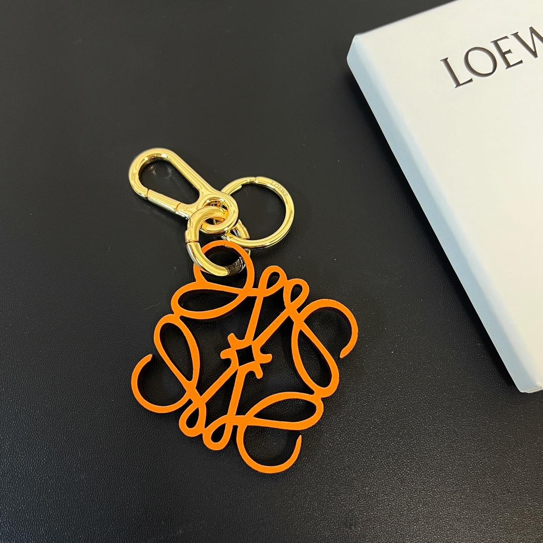 Loewe Anagram Charm In Calfskin - 