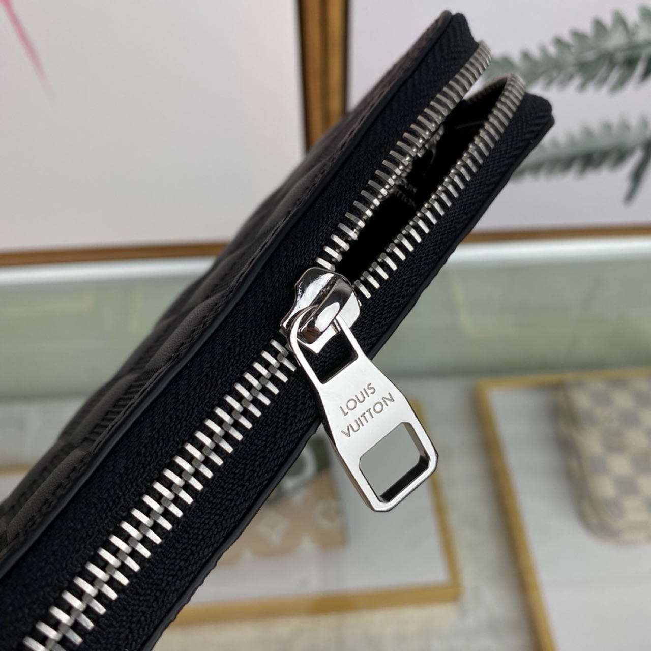Louis Vuitton Zippy Vertical - PerfectKickZ